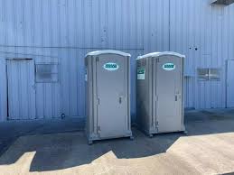 Types of Portable Toilets We Offer in Santa Venetia, CA